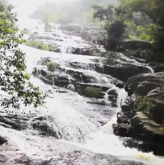 air terjun sri perigi waterfalls yan kedah.jpg
