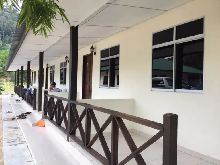 30 List of Chalets and Homestays in Teluk Senangin, Lumut ilham chalet teluk senangin photos blogspot 768x576